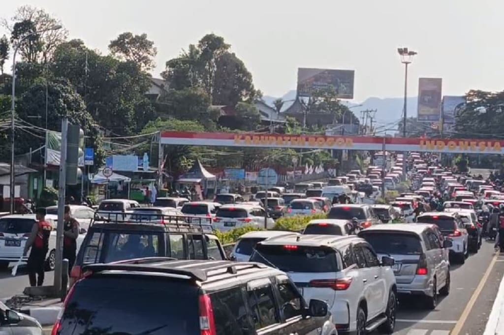 Jalur Puncak Diserbu Wisatawan Jakarta di Libur Lebaran, Ini 5 Titik Rawan Macet Jalur Puncak Diserbu Wisatawan Jakarta di Libur Lebaran, Ini 5 Titik Rawan Macet