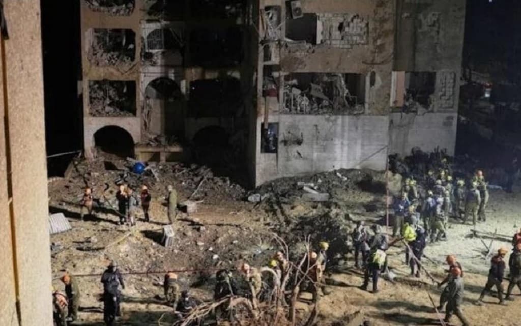 Penampakan Dahsyatnya Serangan Rudal Iran ke Arad Israel, Kota Porak-poranda Penampakan Dahsyatnya Serangan Rudal Iran ke Arad Israel, Kota Porak-poranda