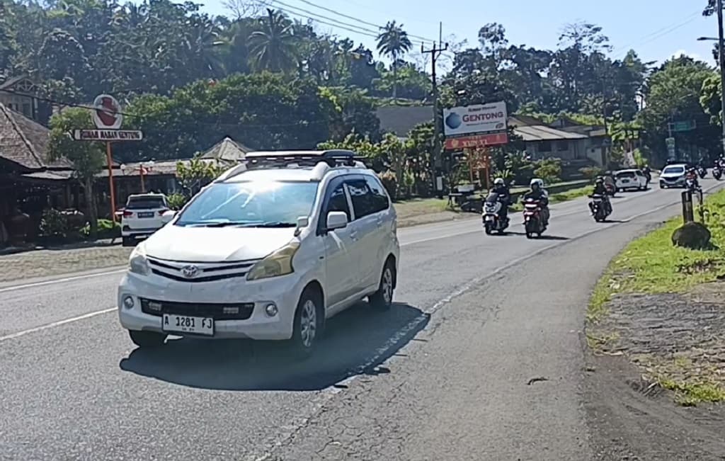 Suasana Lingkar Gentong Hari Ini, Arus Balik Lebaran Masih Lengang Suasana Lingkar Gentong Hari Ini, Arus Balik Lebaran Masih Lengang