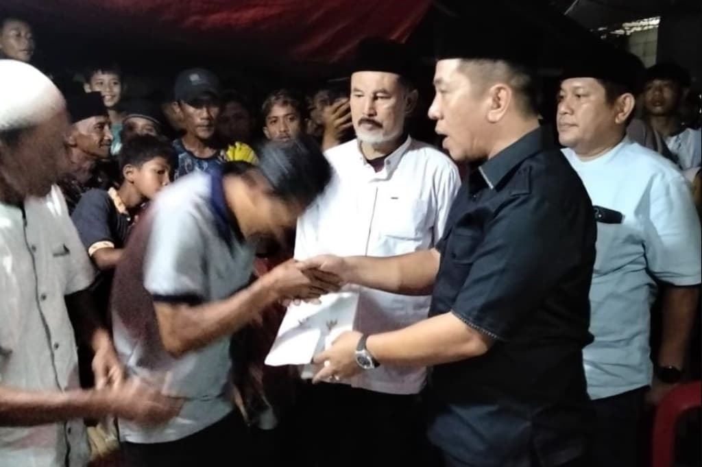 Bupati Karawang Beri Santunan Rp50 Juta untuk Korban Tewas Kecelakaan di Majalengka Bupati Karawang Beri Santunan Rp50 Juta untuk Korban Tewas Kecelakaan di Majalengka