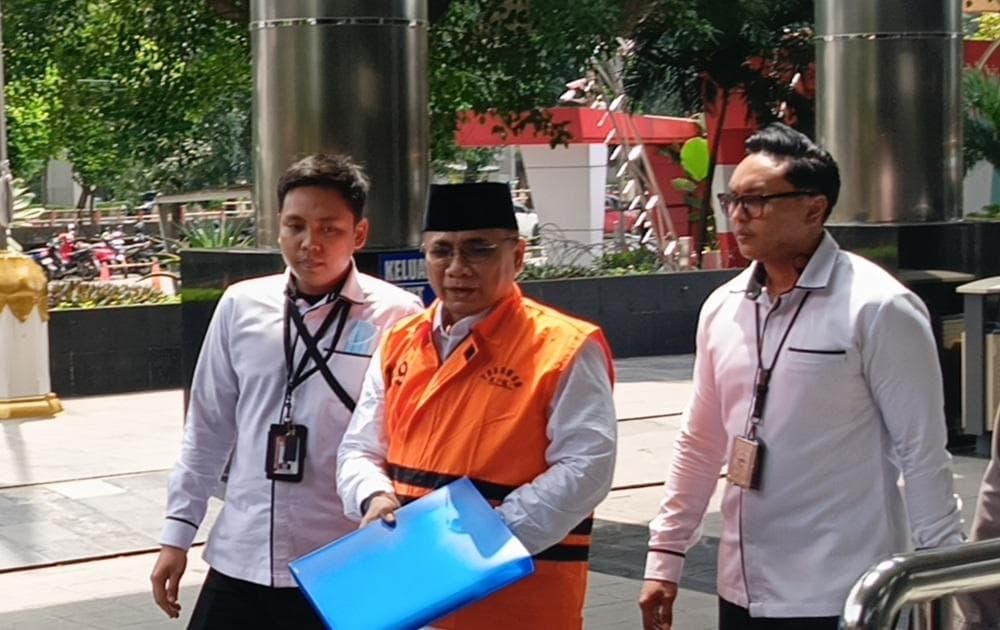 Kata Yaqut jelang Diperiksa KPK terkait Korupsi Kuota Haji: Mohon Maaf Lahir Batin Kata Yaqut jelang Diperiksa KPK terkait Korupsi Kuota Haji: Mohon Maaf Lahir Batin