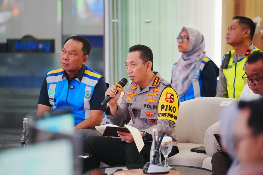 Kapolri Tinjau Jasa Marga Command Center, Pastikan Penanganan Arus Balik Lancar Kapolri Tinjau Jasa Marga Command Center, Pastikan Penanganan Arus Balik Lancar
