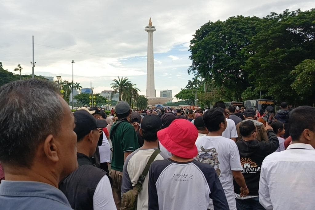 Warga Serbu Monas! Pasar Murah dari Istana Disambut Antusias Masyarakat Warga Serbu Monas! Pasar Murah dari Istana Disambut Antusias Masyarakat