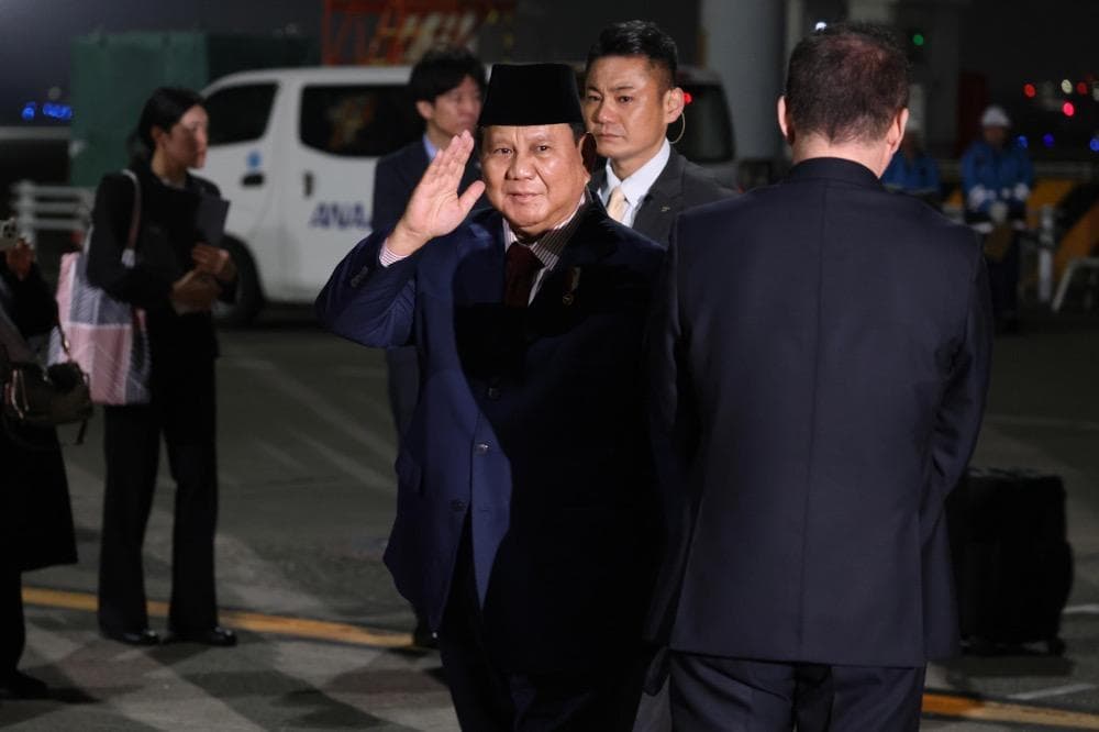 Prabowo Disambut Pejabat Pemerintah Jepang saat Tiba di Tokyo Prabowo Disambut Pejabat Pemerintah Jepang saat Tiba di Tokyo
