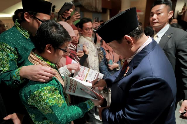 Cerita Diaspora RI di Jepang Sambut Prabowo, Deg-degan hingga Dapat Tanda Tangan Cerita Diaspora RI di Jepang Sambut Prabowo, Deg-degan hingga Dapat Tanda Tangan