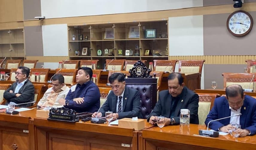 Komisi III DPR Rapat Bahas Kreator Konten Amsal Sitepu, Soroti Ketidakpastian Harga Jasa Kreatif Komisi III DPR Rapat Bahas Kreator Konten Amsal Sitepu, Soroti Ketidakpastian Harga Jasa Kreatif