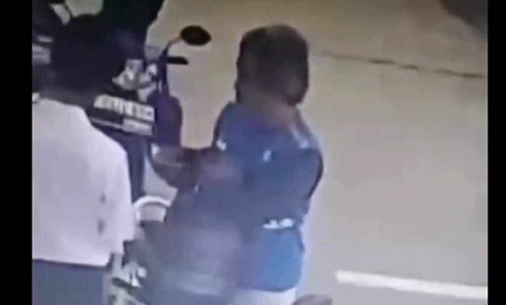 Viral Pemotor di Bekasi Pukul Petugas SPBU gegara Emosi Kelamaan Antre BBM Viral Pemotor di Bekasi Pukul Petugas SPBU gegara Emosi Kelamaan Antre BBM