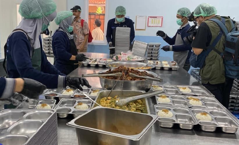 Hari Pertama MBG usai Libur Lebaran, SPPG Kemayoran Uji Indra Menu Sebelum Dibagikan Hari Pertama MBG usai Libur Lebaran, SPPG Kemayoran Uji Indra Menu Sebelum Dibagikan