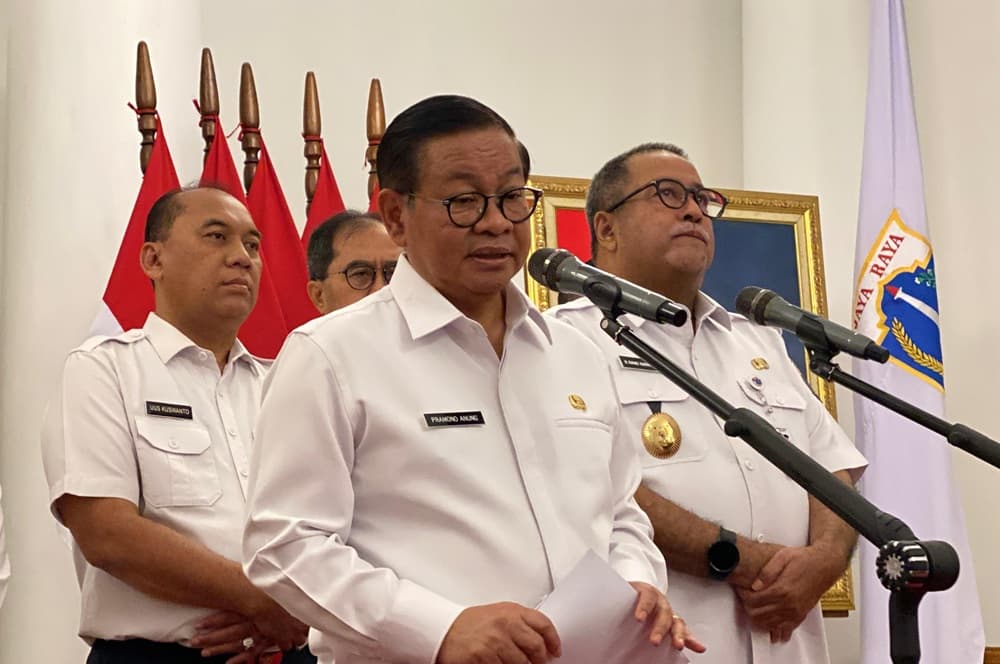 Pejabat Madya dan Layanan Publik DKI Tetap Wajib Ngantor meski Ada Kebijakan WFH Tiap Jumat Pejabat Madya dan Layanan Publik DKI Tetap Wajib Ngantor meski Ada Kebijakan WFH Tiap Jumat