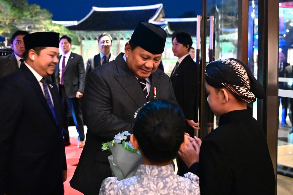 Anak-Anak Indonesia Semringah Sambut Prabowo di Korea Selatan: Deg-degan tapi Bangga Anak-Anak Indonesia Semringah Sambut Prabowo di Korea Selatan: Deg-degan tapi Bangga