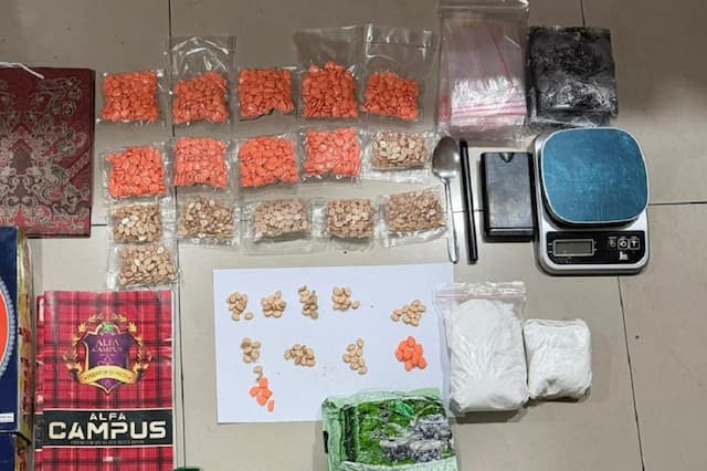 Ambil Paket Sabu di Senen, Pria Ini Malah Ketahuan Simpan Ribuan Ekstasi di Indekos Ambil Paket Sabu di Senen, Pria Ini Malah Ketahuan Simpan Ribuan Ekstasi di Indekos