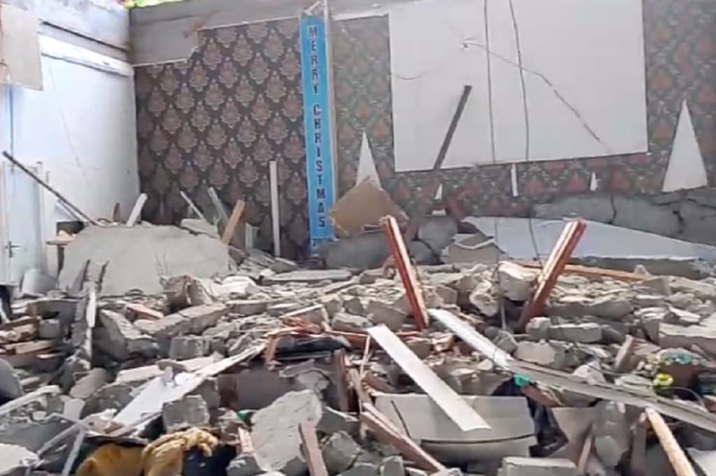 Gempa M7,6 Guncang Bitung Sulut, Warga Ternate Naik ke Gunung Khawatir Tsunami Gempa M7,6 Guncang Bitung Sulut, Warga Ternate Naik ke Gunung Khawatir Tsunami