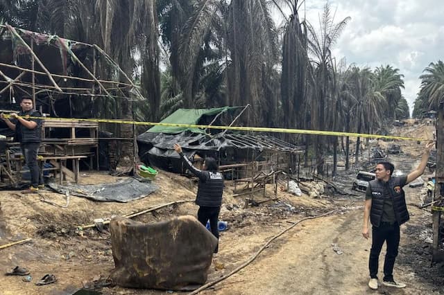 Kebakaran Sumur Minyak Ilegal di Musi Banyuasin, 11 Titik Hangus dan Lahan 4,2 Hektare Rusak Kebakaran Sumur Minyak Ilegal di Musi Banyuasin, 11 Titik Hangus dan Lahan 4,2 Hektare Rusak
