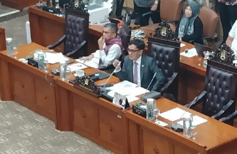 Komisi III DPR Cecar Kejari Karo soal Dugaan Intimidasi ke Amsal Sitepu Komisi III DPR Cecar Kejari Karo soal Dugaan Intimidasi ke Amsal Sitepu