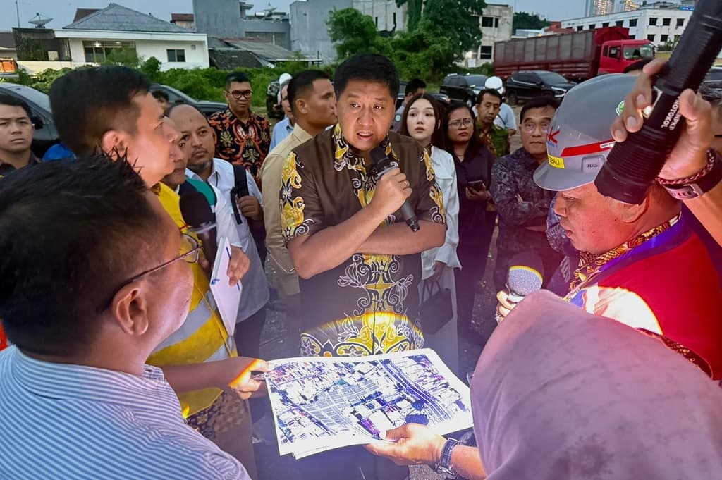 Instruksi Prabowo, Pemerintah Mulai Bangun Hunian untuk Warga Pinggir Rel Senen Instruksi Prabowo, Pemerintah Mulai Bangun Hunian untuk Warga Pinggir Rel Senen