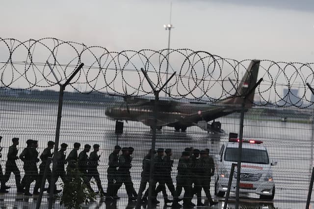 2 Pesawat TNI AU Siaga Antar 3 Prajurit Gugur di Lebanon ke Peristirahatan Terakhir 2 Pesawat TNI AU Siaga Antar 3 Prajurit Gugur di Lebanon ke Peristirahatan Terakhir