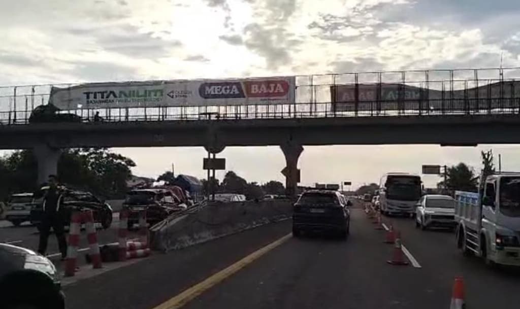 Arus Balik Libur Panjang, Contraflow Diterapkan di KM 55-47 Tol Jakarta-Cikampek Arus Balik Libur Panjang, Contraflow Diterapkan di KM 55-47 Tol Jakarta-Cikampek