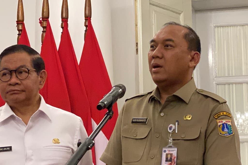 Viral Mobil Dinas Pemprov Jakarta Dipasangi Pelat Warna Putih, Ini Penjelasan Sekda Viral Mobil Dinas Pemprov Jakarta Dipasangi Pelat Warna Putih, Ini Penjelasan Sekda