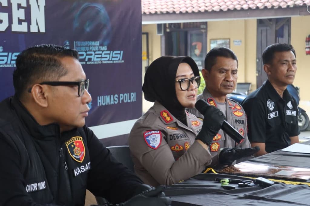 Fakta Baru Siswa SMP di Sragen Tewas Dianiaya Teman Sekolah, Berawal dari Ejekan Fakta Baru Siswa SMP di Sragen Tewas Dianiaya Teman Sekolah, Berawal dari Ejekan