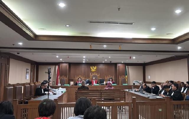 2 Terdakwa Korupsi LNG Dituntut 6,5 dan 5,5 Tahun Penjara 2 Terdakwa Korupsi LNG Dituntut 6,5 dan 5,5 Tahun Penjara