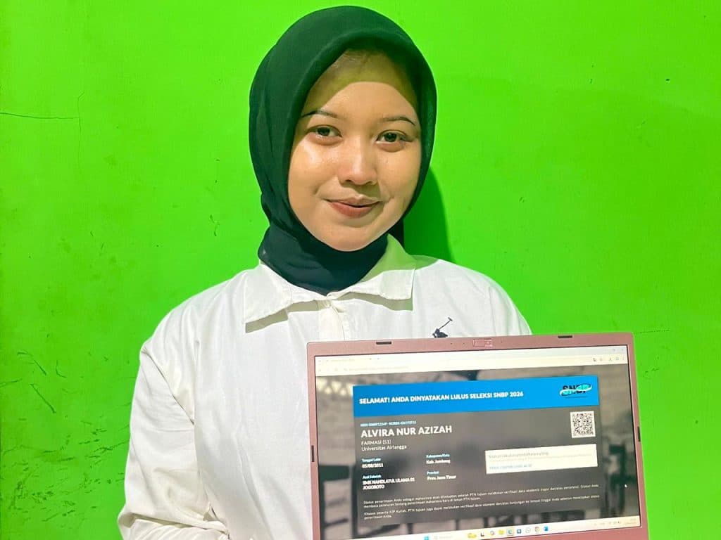 Kisah Inspiratif Alvira, Jadi Calon Mahasiswa Termuda Unair di Usia 14 Tahun Kisah Inspiratif Alvira, Jadi Calon Mahasiswa Termuda Unair di Usia 14 Tahun
