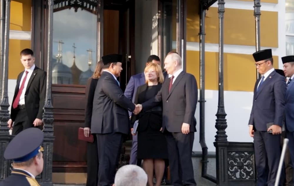 Momen Akrab Putin Antar Kepulangan Prabowo Langsung ke Mobil Momen Akrab Putin Antar Kepulangan Prabowo Langsung ke Mobil