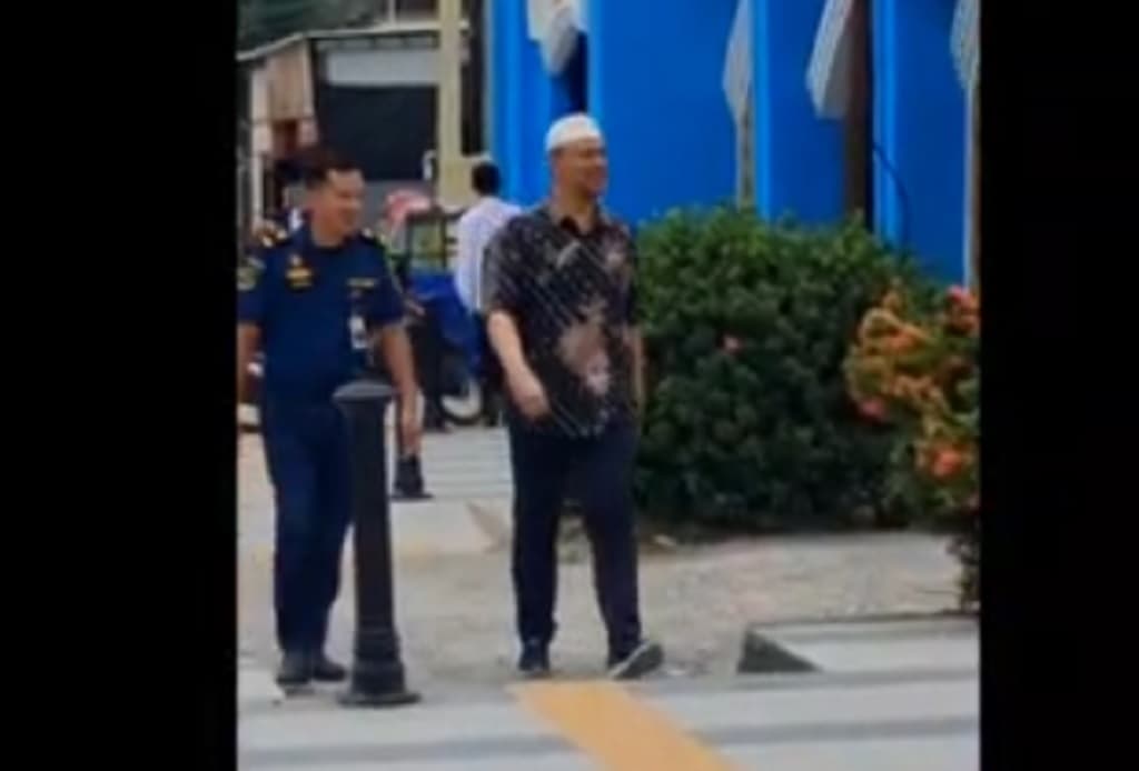 Buntut Viral Napi Korupsi Keluyuran ke Kafe di Kendari, Karutan hingga Sipir Diperiksa Buntut Viral Napi Korupsi Keluyuran ke Kafe di Kendari, Karutan hingga Sipir Diperiksa