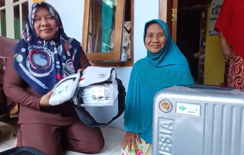Nabung 50 Tahun, Nenek 22 Cucu Penjual Cilok di Pasuruan Berangkat Haji Nabung 50 Tahun, Nenek 22 Cucu Penjual Cilok di Pasuruan Berangkat Haji