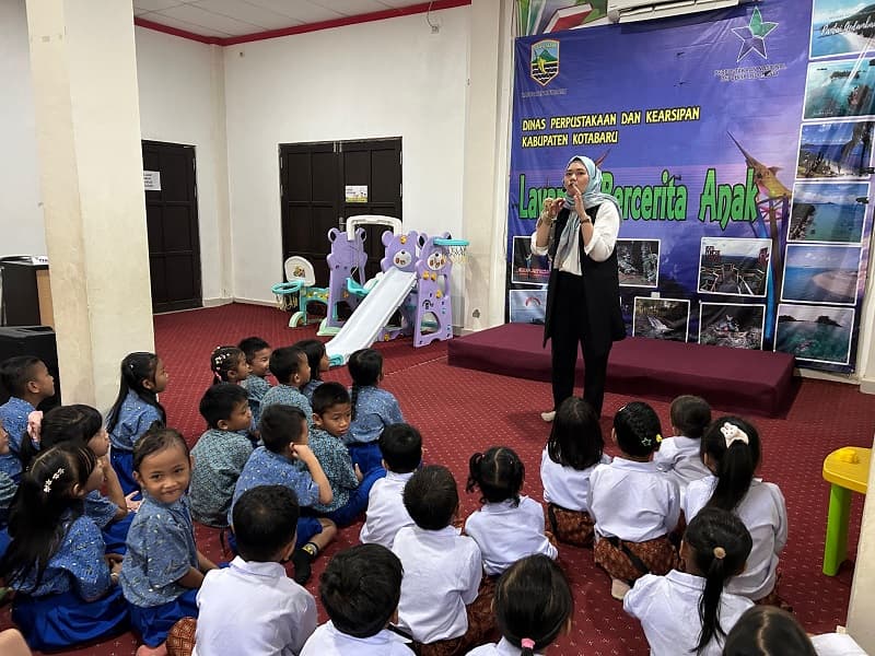 Dispersip Kotabaru Gelar Kegiatan Story Telling, Program Perdana Literasi Anak 2026 Dispersip Kotabaru Gelar Kegiatan Story Telling, Program Perdana Literasi Anak 2026