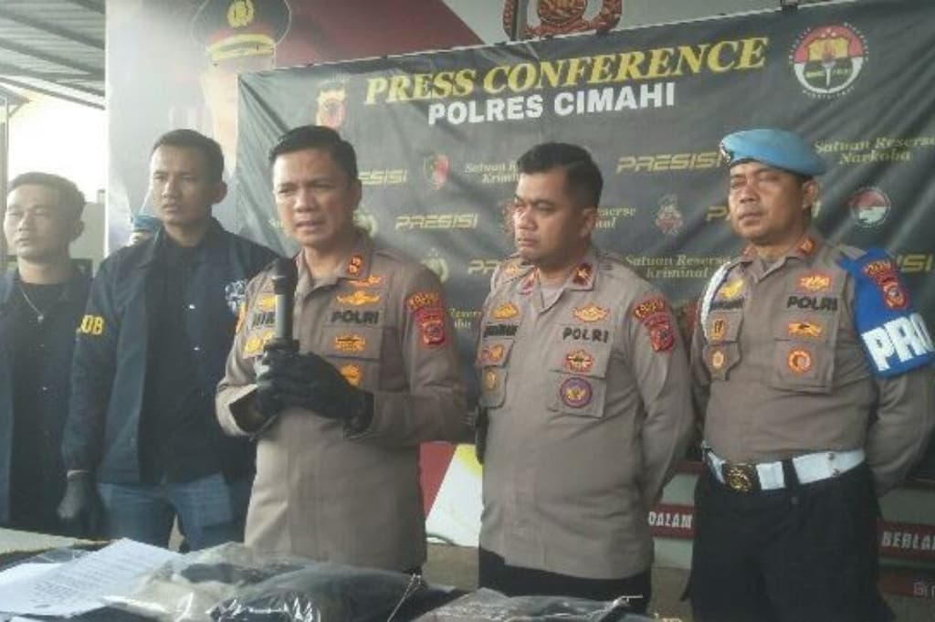 Viral Penculikan Anak di Bandung Barat, Remaja Bawa Kabur Siswi SMP 5 Hari Viral Penculikan Anak di Bandung Barat, Remaja Bawa Kabur Siswi SMP 5 Hari