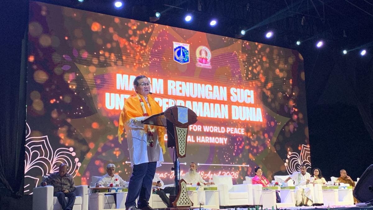 Pramono Hadiri Renungan Suci Gema Sadhana di Monas, Ingatkan Jaga Perdamaian Pramono Hadiri Renungan Suci Gema Sadhana di Monas, Ingatkan Jaga Perdamaian