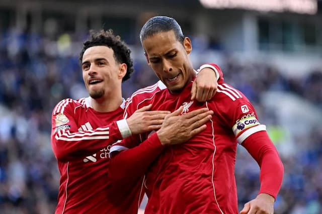 Van Dijk Jadi Pahlawan! Liverpool Menang Dramatis atas Everton di Menit Ke-100 Van Dijk Jadi Pahlawan! Liverpool Menang Dramatis atas Everton di Menit Ke-100