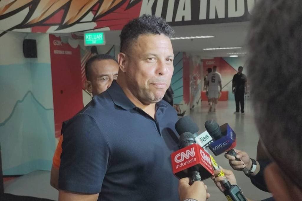 Ronaldo Nazario Terpukau SUGBK, Sebut Atmosfer Stadion Indonesia Luar Biasa Ronaldo Nazario Terpukau SUGBK, Sebut Atmosfer Stadion Indonesia Luar Biasa