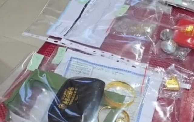 KPK Sita Uang Rp2 Miliar dan Logam Mulia terkait Kasus Suap Impor Barang Bea Cukai KPK Sita Uang Rp2 Miliar dan Logam Mulia terkait Kasus Suap Impor Barang Bea Cukai