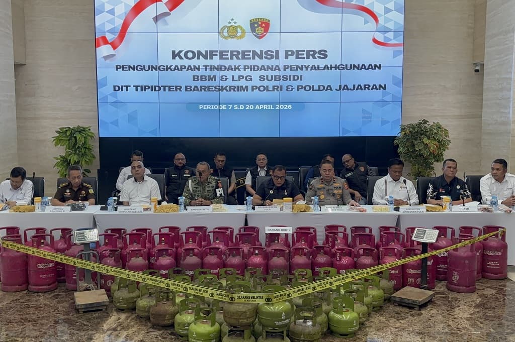 Polri Bongkar Penyalahgunaan BBM-Elpiji Subsidi, Negara Rugi hingga Rp243 Miliar Polri Bongkar Penyalahgunaan BBM-Elpiji Subsidi, Negara Rugi hingga Rp243 Miliar