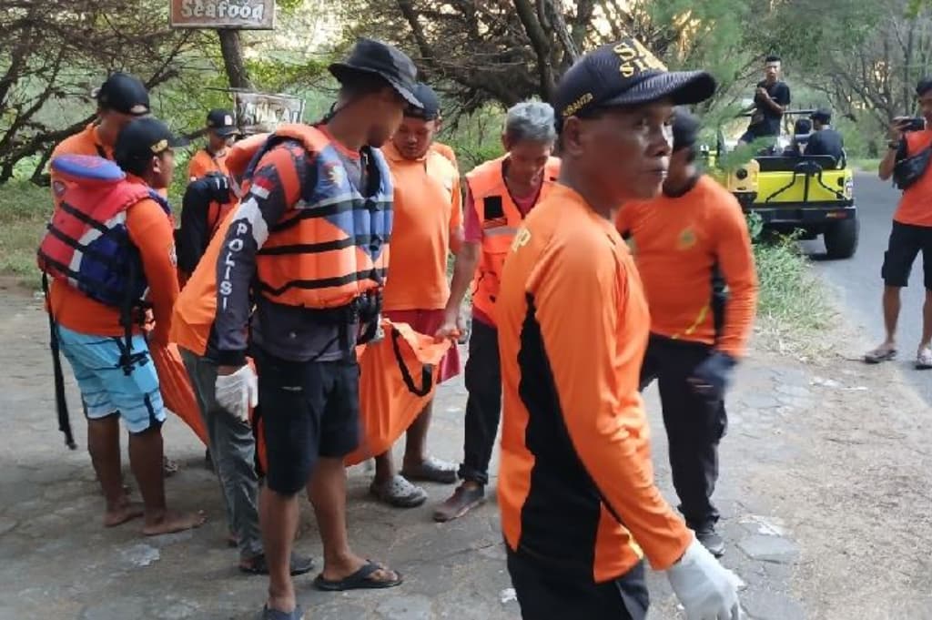 Pilu! Remaja Hilang Tenggelam saat Surfing di Pantai Parangtritis Ditemukan Tewas Pilu! Remaja Hilang Tenggelam saat Surfing di Pantai Parangtritis Ditemukan Tewas