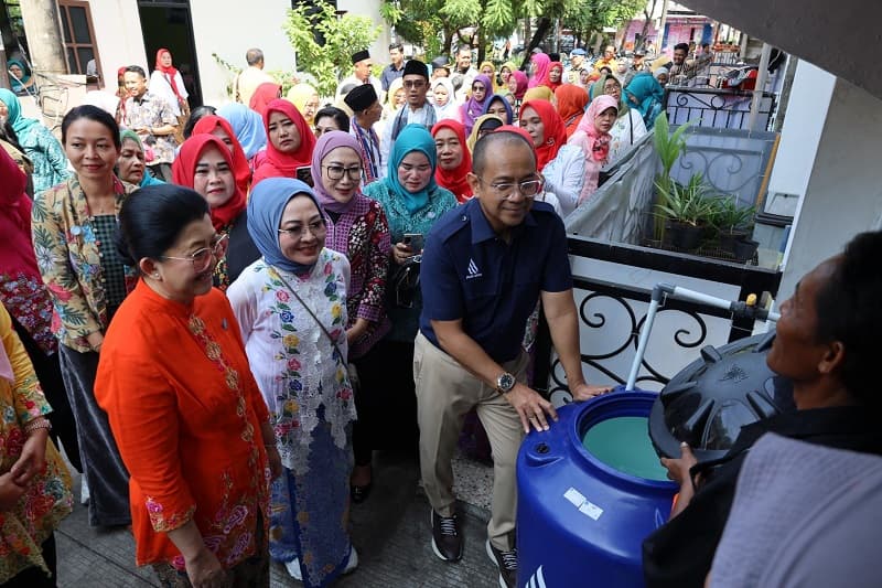 Hari Kartini, PAM JAYA dan TP PKK Bagi Toren Air Gratis untuk Ibu Pejuang Keluarga Hari Kartini, PAM JAYA dan TP PKK Bagi Toren Air Gratis untuk Ibu Pejuang Keluarga