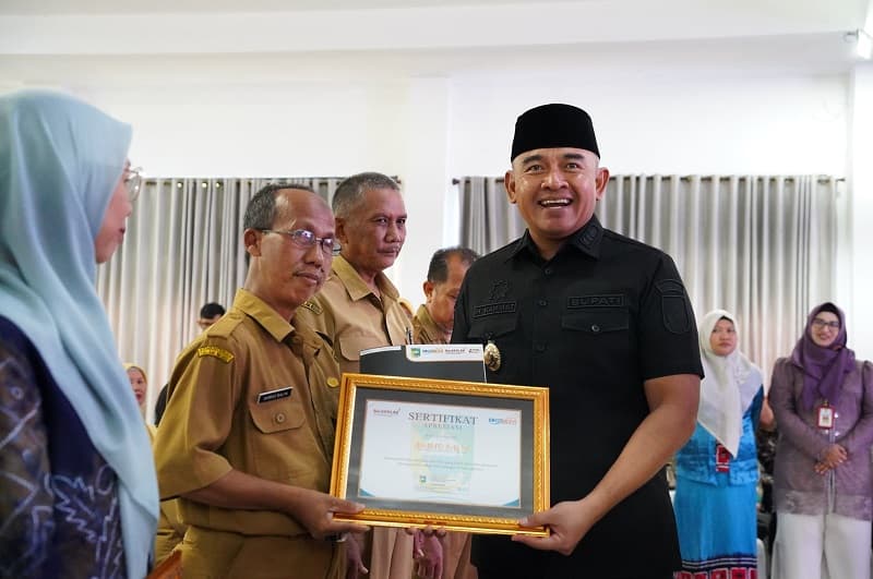 Hadiri Pembekalan Purnatugas ASN Kotabaru, Bupati: Terima Kasih Dedikasinya Hadiri Pembekalan Purnatugas ASN Kotabaru, Bupati: Terima Kasih Dedikasinya