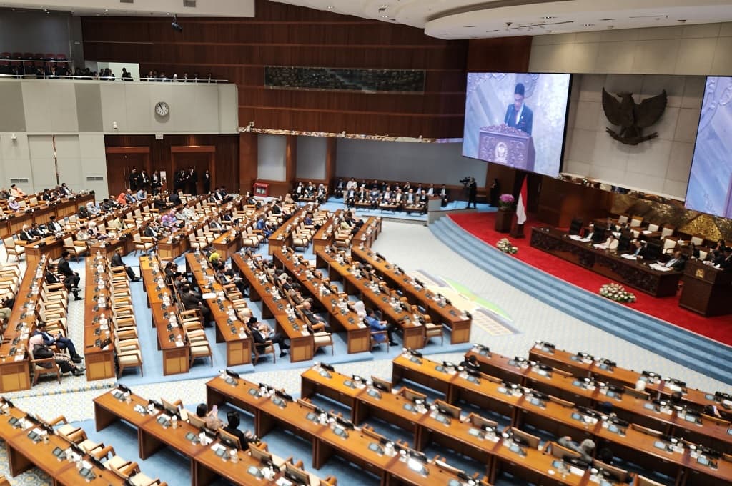 Breaking News: DPR Sahkan UU Pelindungan Pekerja Rumah Tangga Breaking News: DPR Sahkan UU Pelindungan Pekerja Rumah Tangga