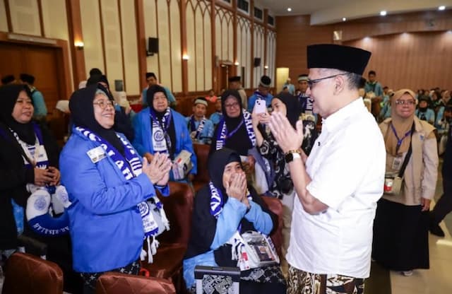 Menhaj Lepas 391 Jemaah Haji Kloter Pertama Berangkat ke Tanah Suci Menhaj Lepas 391 Jemaah Haji Kloter Pertama Berangkat ke Tanah Suci