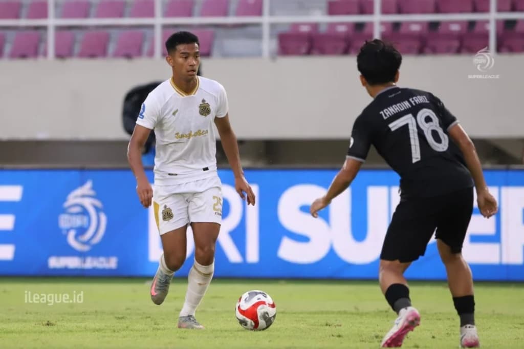 Momen Perdana Evandra Florasta di Liga Profesional, Tampil Berani di Tengah Kekalahan Momen Perdana Evandra Florasta di Liga Profesional, Tampil Berani di Tengah Kekalahan