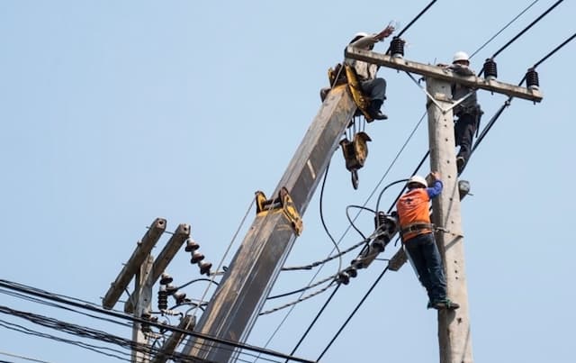 PLN: Listrik di Sumbar Sudah Normal 100 Persen PLN: Listrik di Sumbar Sudah Normal 100 Persen