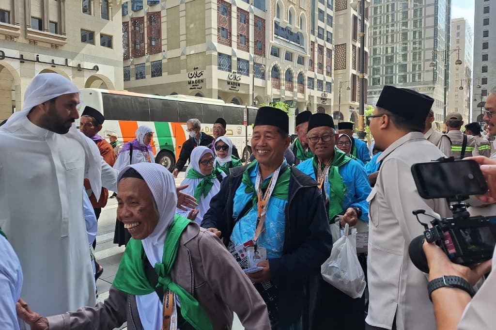Hampir 6.000 jemaah Haji Tiba di Madinah, Jarak Penginapan ke Masjid Nabawi Hanya 50 Meter Hampir 6.000 jemaah Haji Tiba di Madinah, Jarak Penginapan ke Masjid Nabawi Hanya 50 Meter