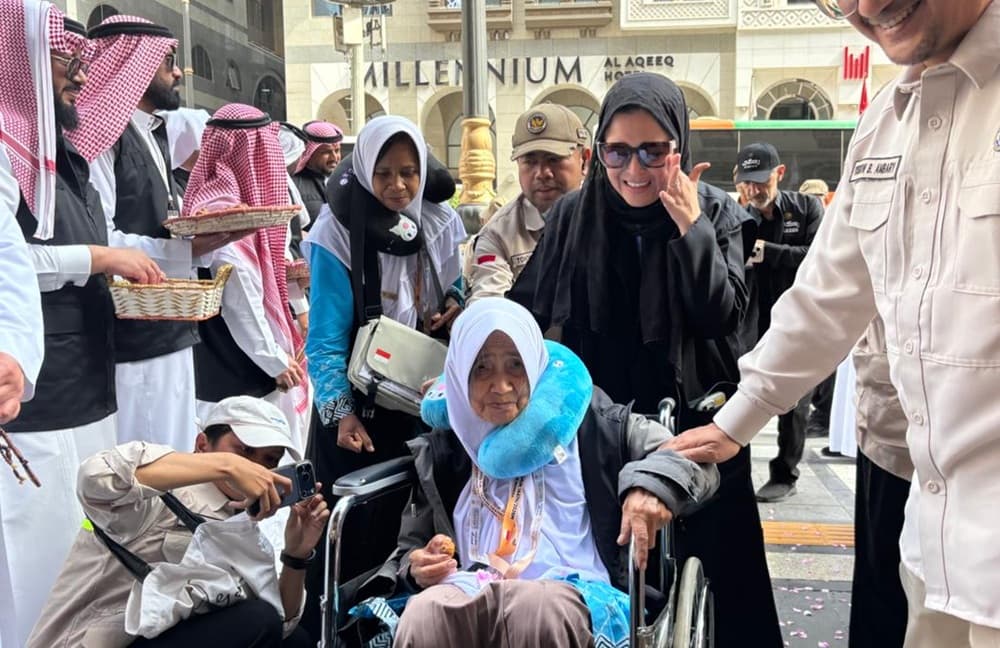 5.997 Jemaah Haji Tiba di Madinah, Mayoritas Lansia 5.997 Jemaah Haji Tiba di Madinah, Mayoritas Lansia