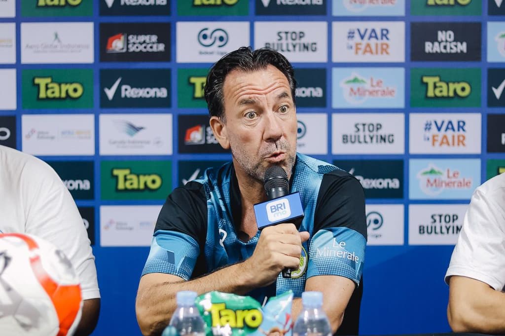 Van Gastel Girang PSIM Tahan Persija, Sinyal Kebangkitan Mulai Terlihat Van Gastel Girang PSIM Tahan Persija, Sinyal Kebangkitan Mulai Terlihat