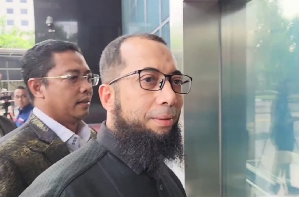 Ustaz Khalid Basalamah Penuhi Panggilan KPK, Diperiksa terkait Kasus Kuota Haji Ustaz Khalid Basalamah Penuhi Panggilan KPK, Diperiksa terkait Kasus Kuota Haji