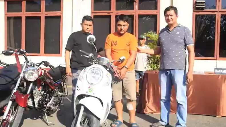 Modus Perampokan Bersenpi di Parkiran Masjid Langkat, Pelaku Pura-Pura Pinjam HP Modus Perampokan Bersenpi di Parkiran Masjid Langkat, Pelaku Pura-Pura Pinjam HP