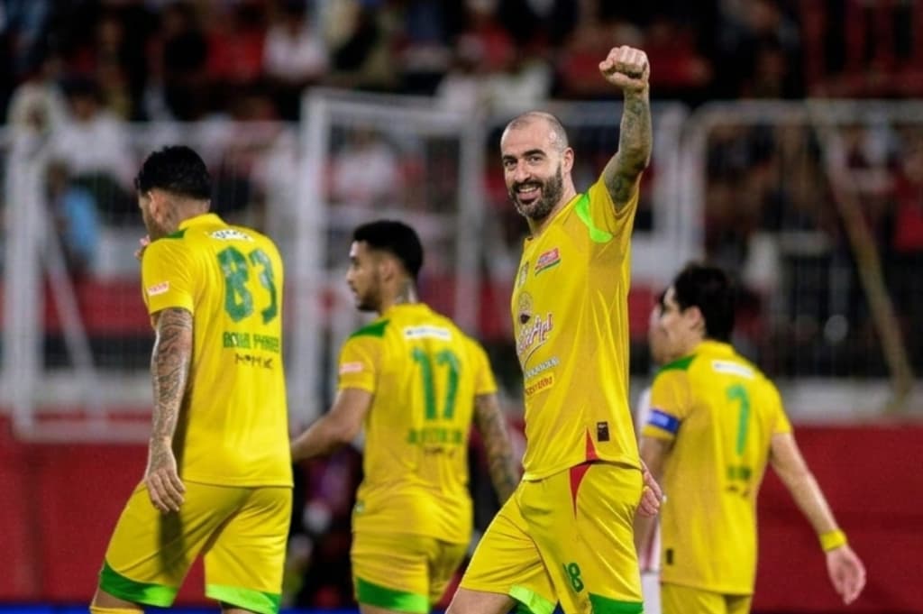 Hasil Super League: Persebaya Permalukan Malut United di Ternate, Gol Dianulir VAR Jadi Sorotan Hasil Super League: Persebaya Permalukan Malut United di Ternate, Gol Dianulir VAR Jadi Sorotan