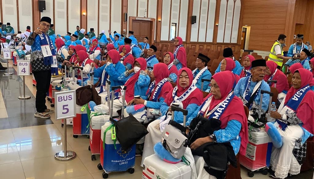 442 Jemaah Haji Embarkasi Jakarta Berangkat ke Tanah Suci, 3 Tertunda karena Sakit 442 Jemaah Haji Embarkasi Jakarta Berangkat ke Tanah Suci, 3 Tertunda karena Sakit
