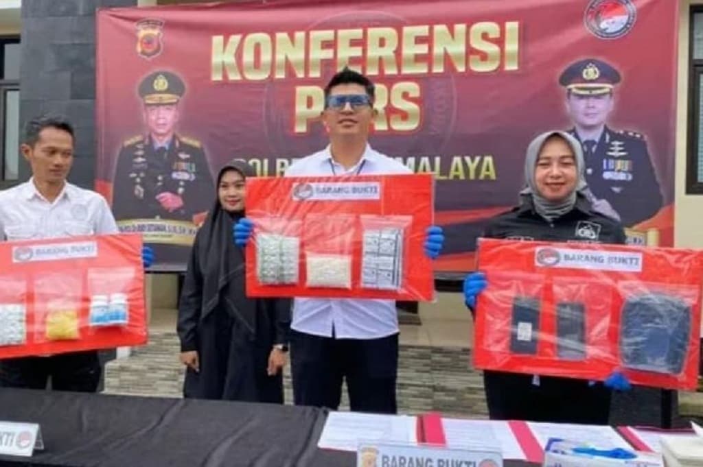 Polisi Bongkar 5 Kasus Peredaran Obat Keras di Tasikmalaya, 6 Pengedar Ditangkap Polisi Bongkar 5 Kasus Peredaran Obat Keras di Tasikmalaya, 6 Pengedar Ditangkap